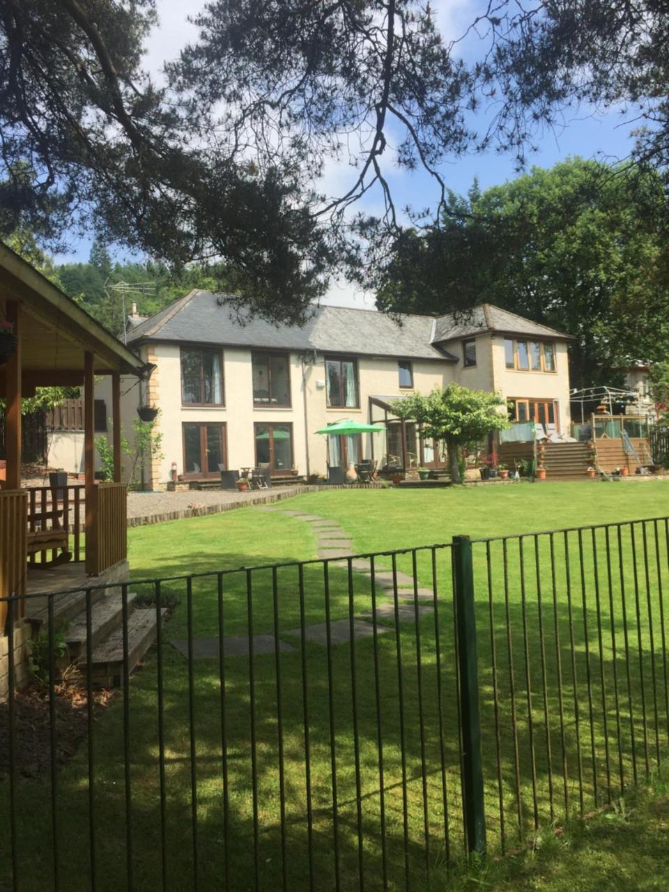 كالالندر Riverside House المظهر الخارجي الصورة